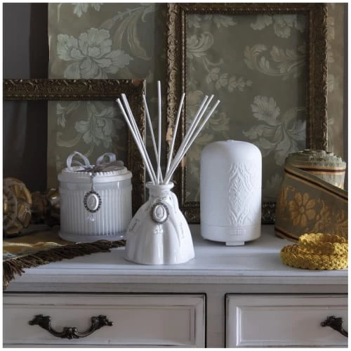 Mathilde M Bougies Bougie Élégante 340 G - Fleur De Coton 7 Mathilde M Bougies Bougie Élégante 340 G - Fleur De Coton – Image 5