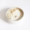 Origine Atelier Floral Bougies Bougie Fleurie Cire De Soja Et Fleurs Séchées Galet Douceur -Bougeoirs Soldes Magasin bougie fleurie cire de soja et fleurs sechees galet douceur 2