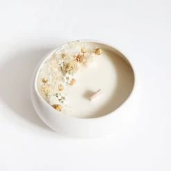 Origine Atelier Floral Bougies Bougie Fleurie Cire De Soja Et Fleurs Séchées Galet Tendresse 12 Origine Atelier Floral Bougies Bougie Fleurie Cire De Soja Et Fleurs Séchées Galet Tendresse -Bougeoirs Soldes Magasin bougie fleurie cire de soja et fleurs sechees galet douceur