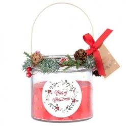 Maisons Du Monde Décorations Lumineuses De Noël Bougie Lanterne Parfumée En Verre Rouge Et Couronne Végétale 300g