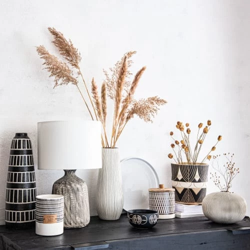 Maisons Du Monde Bougies Bougie Parfumée En Céramique Noire Et Blanche, 450g 4 Maisons Du Monde Bougies Bougie Parfumée En Céramique Noire Et Blanche, 450g – Image 2