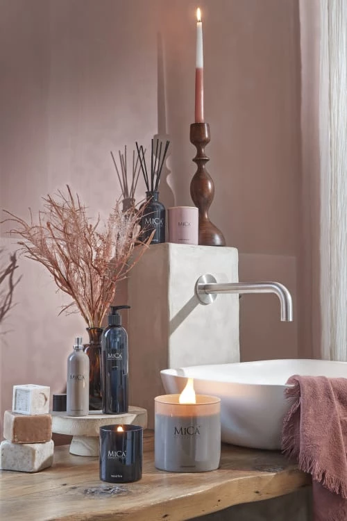 Mica Decorations Bougies Bougie Parfumée En Verre Noir 7 Mica Decorations Bougies Bougie Parfumée En Verre Noir – Image 5