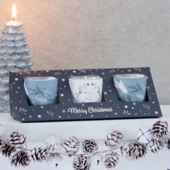 Maisons Du Monde Décorations Lumineuses De Noël Coffret Mini Bougies Parfumées (x3) En Verre Bleu Et Blanc 150g -Bougeoirs Soldes Magasin coffret mini bougies parfumees x3 en verre bleu et blanc 150g 1000 7 36 208767 2